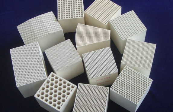 Honeycomb ceramic extrusion with HEC binder